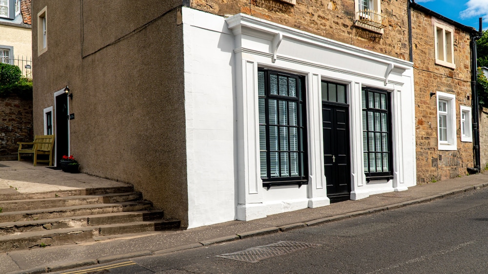 The Old Paint Shop Apartment Centrally Situated — 4-Star Luxury Hotel in Anstruther, United Kingdom
