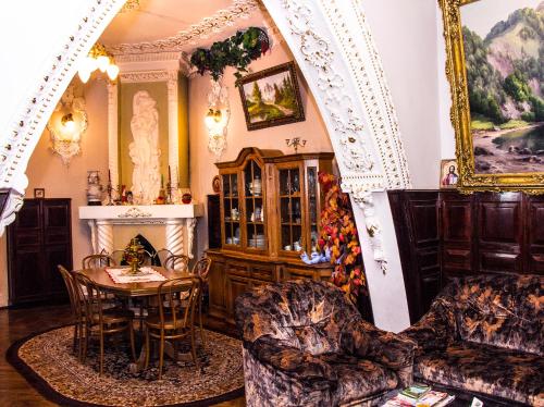 VIP Apartments Angel palas — 4-Star Luxury Hotel in Chernivtsi, Ukraine