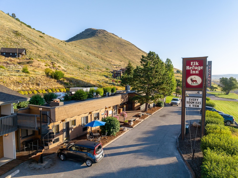 Elk Refuge Inn - photo 106