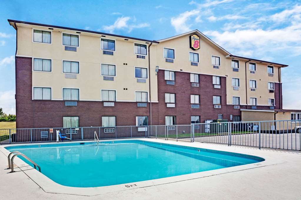 Super 8 by Wyndham Nashville Dntn Opryland Area - photo 4