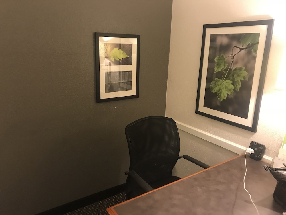 Crest Motel - photo 15