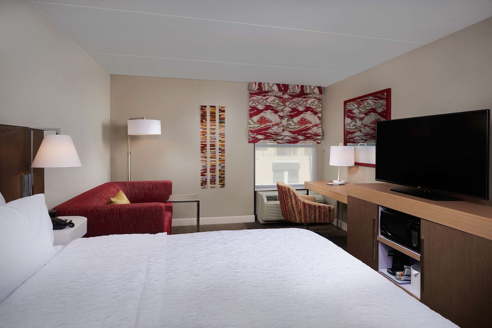 Hampton Inn & Suites Phoenix Scottsdale on Shea Boulevard - photo 18