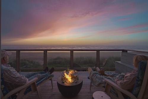 Steps From The Beach Hottub 1m Ocean View Deck — Waldport