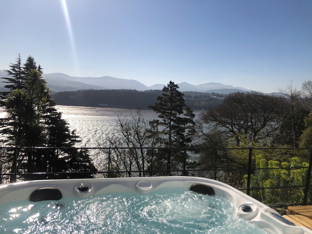 Afallon - carbon neutral hotel in Menai Bridge