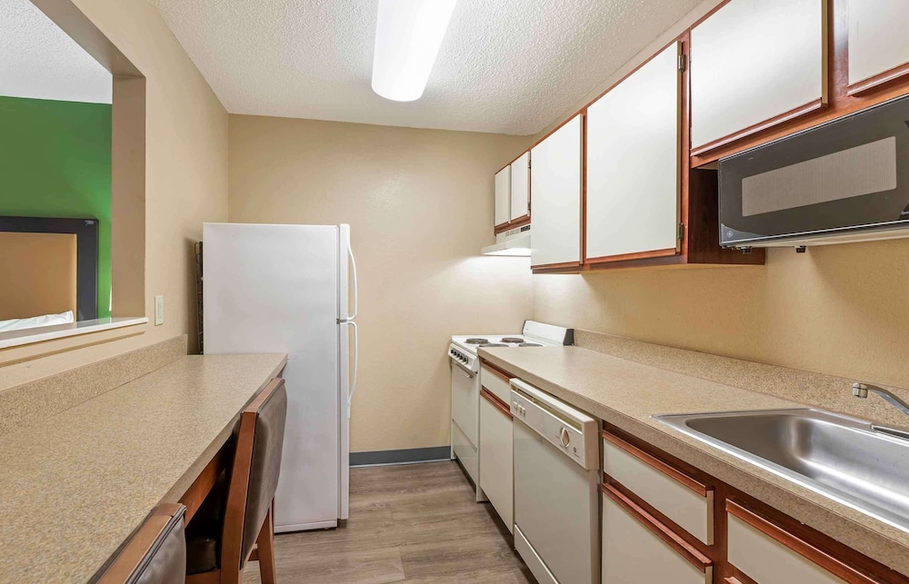 Extended Stay America Suites Cleveland Westlake - photo 11