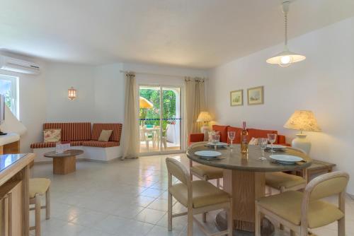 FLH Balaia Village Apartment with Pool I — 4-Star Luxury Hotel in Olhos De Agua, Portugal