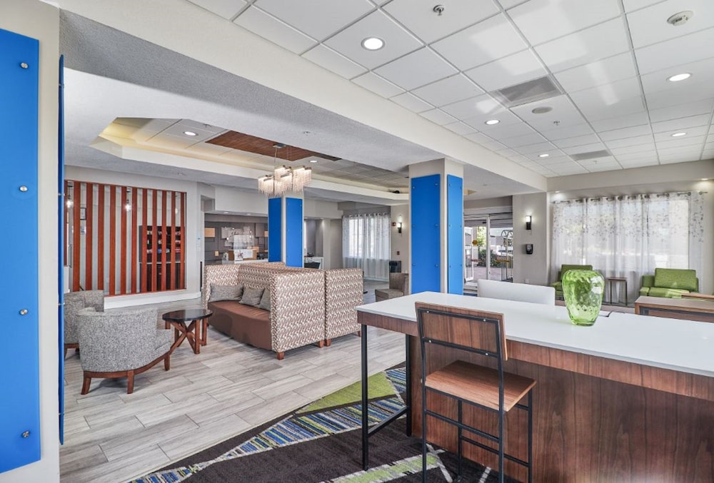 Holiday Inn Express Hotel & Suites Clearwater Us 19 N by IHG - photo 49