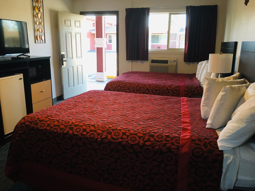 Old Mill and Suites - carbon neutral hotel in Bend