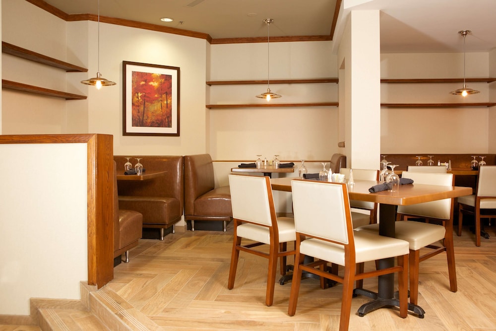 DoubleTree Suites by Hilton Raleigh Durham - photo 31