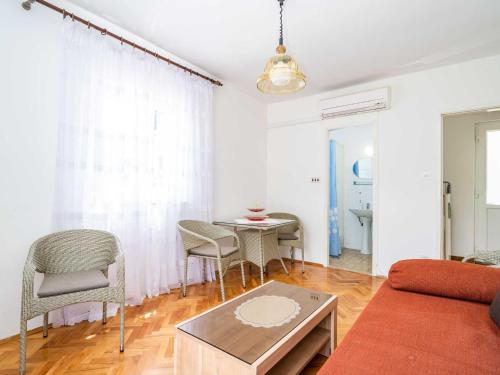 Apartments Zarac One Bedroom Apartment with Balcony and Sea View Milanka