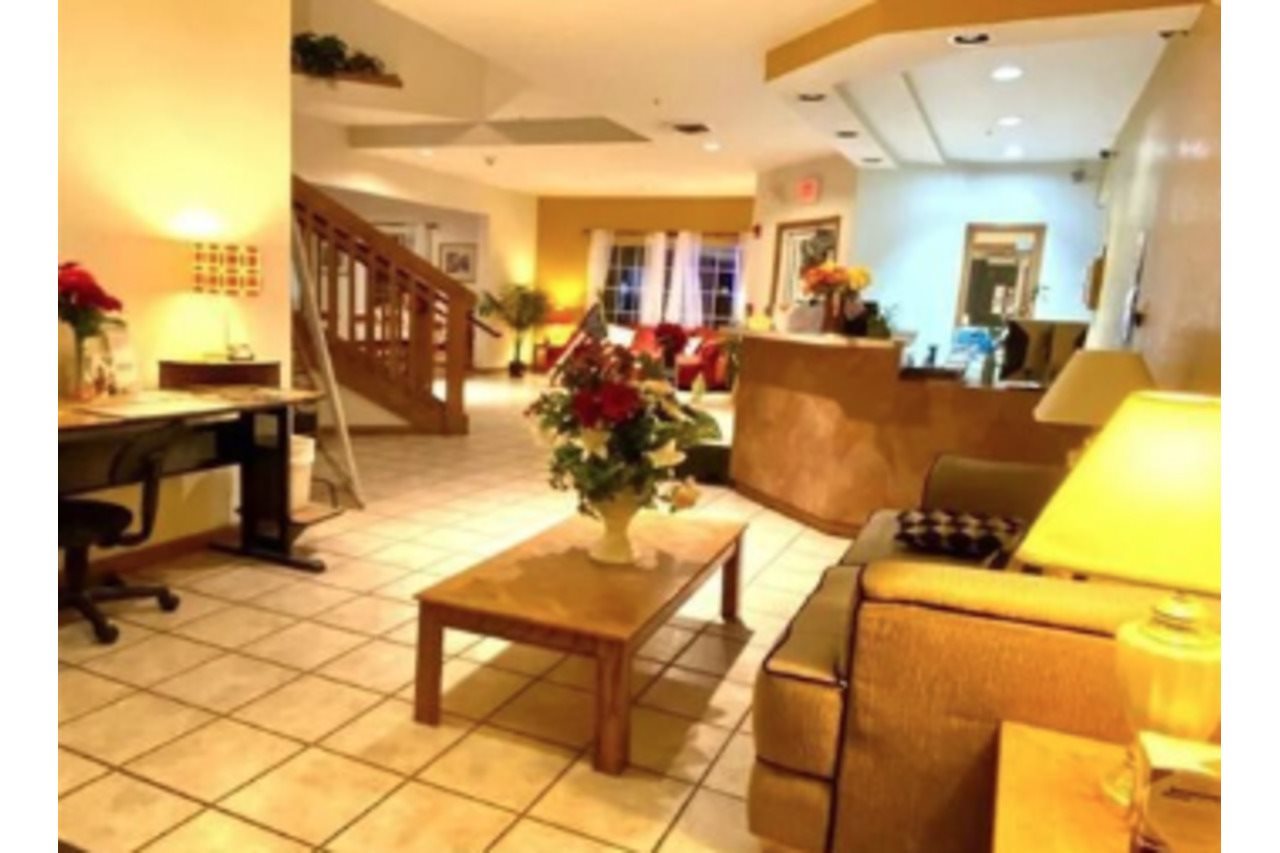 Rodeway Inn Salina North - photo 6