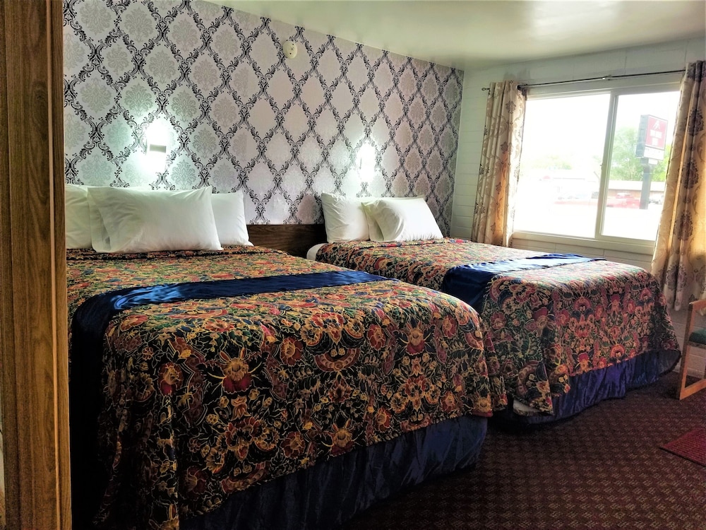 Town House Motor Inn - photo 2