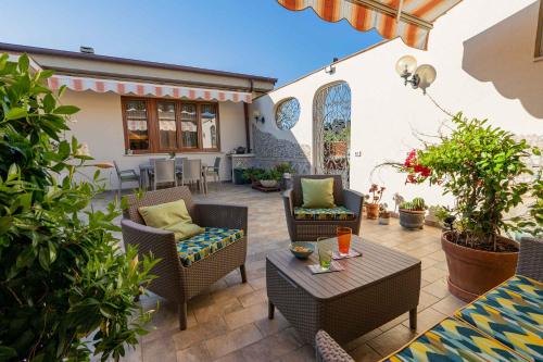 Sunny Courtyard — 4-Star Luxury Hotel in Piombino, Italy
