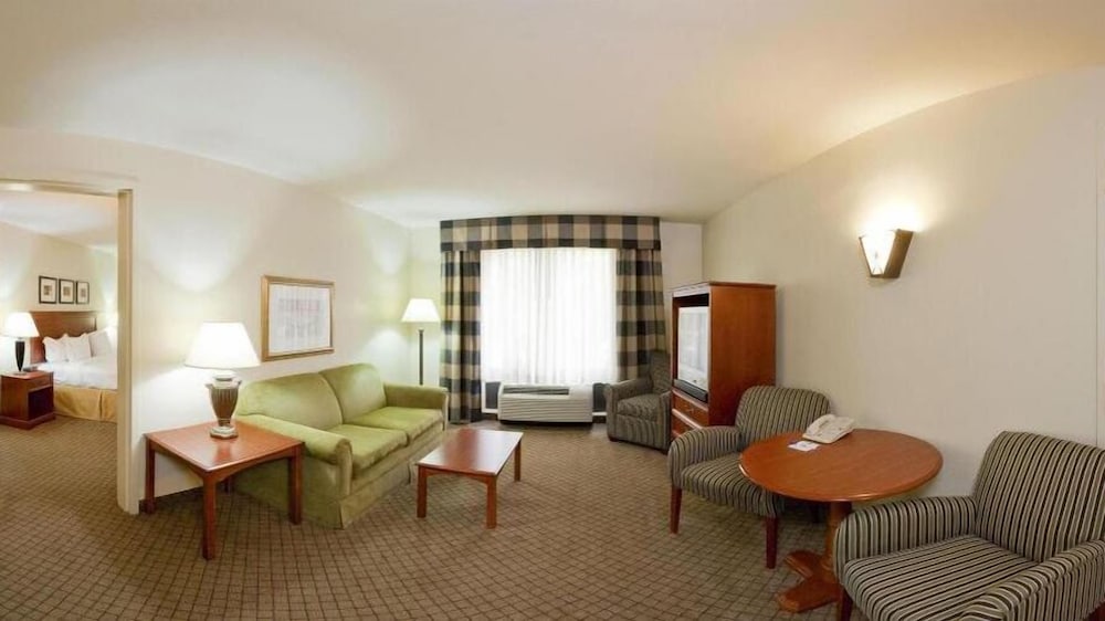 Holiday Inn Express & Suites Flowood by IHG - photo 34