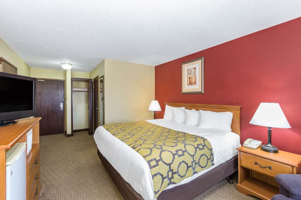 Baymont by Wyndham Fort Dodge - photo 11