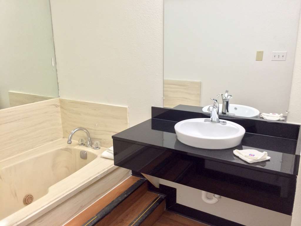 Motel 6 Longview TX North - photo 13