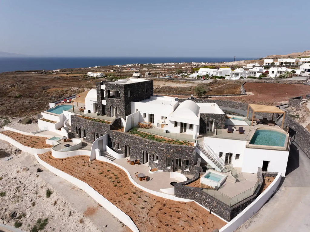 The Villas by Santo Collection — 4-Star Luxury Hotel in Oia, Greece