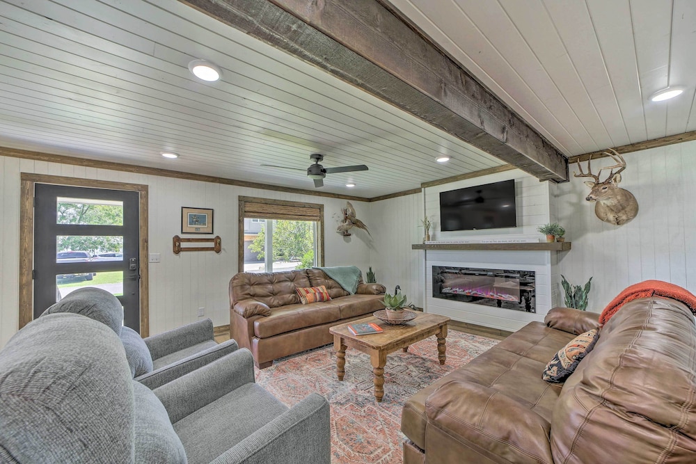 Eufaula Retreat w Lake Views: Walk to Marina — hotel in Eufaula