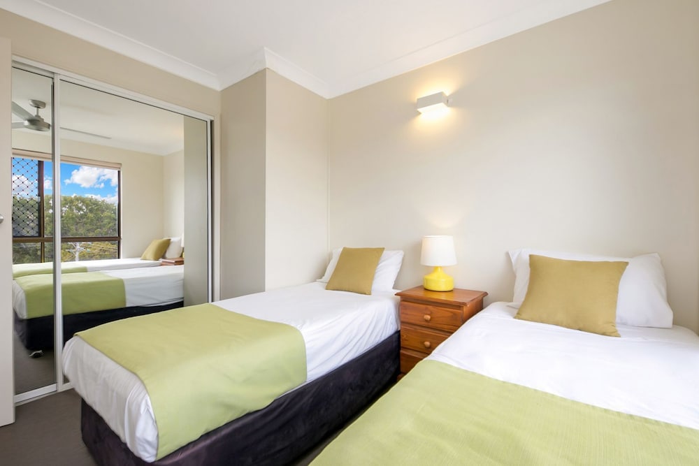 Lamor Apartments — 4-Star Luxury Hotel in Lammermoor, Australia