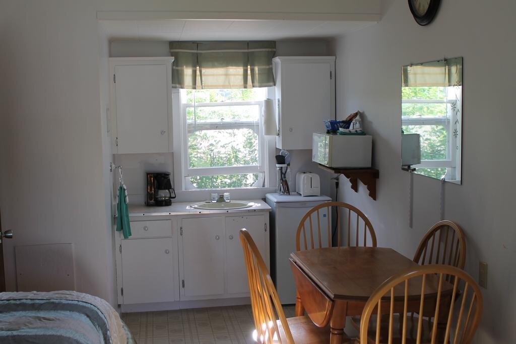 Lily Front Motel & Cottages