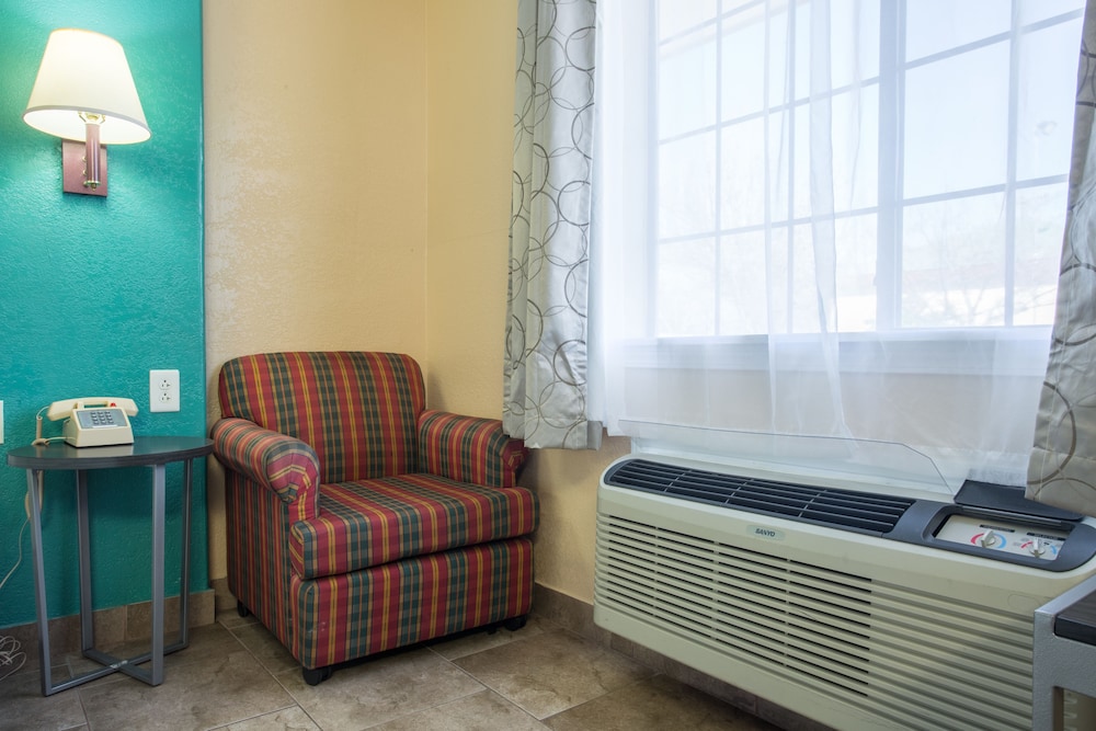 Pinn Road Inn and Suites - photo 21