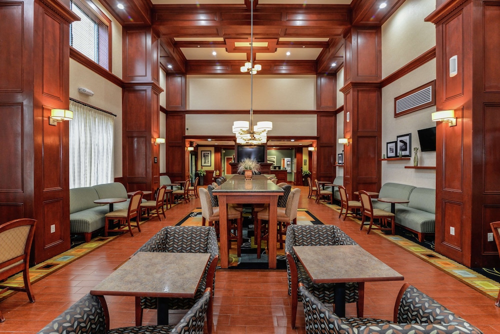 Hampton Inn & Suites Detroit Chesterfield Township - photo 43