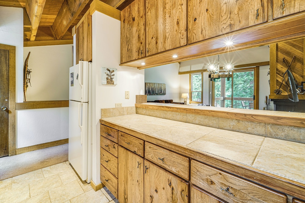 Less Than 1 Mi to North Star Resort Condo with Balcony - photo 10