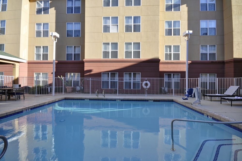 Homewood Suites by Hilton Phoenix Biltmore - photo 3