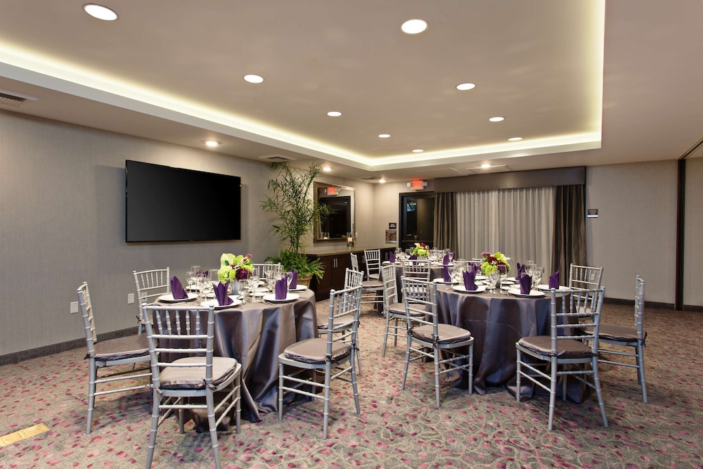Hilton Garden Inn Irvine Orange County Airport - photo 30