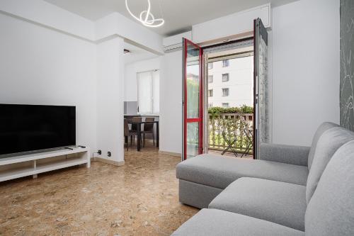 NEW M1 S Leonardo 60m San Siro 6 guests — 4-Star Luxury Hotel in Milan, Italy