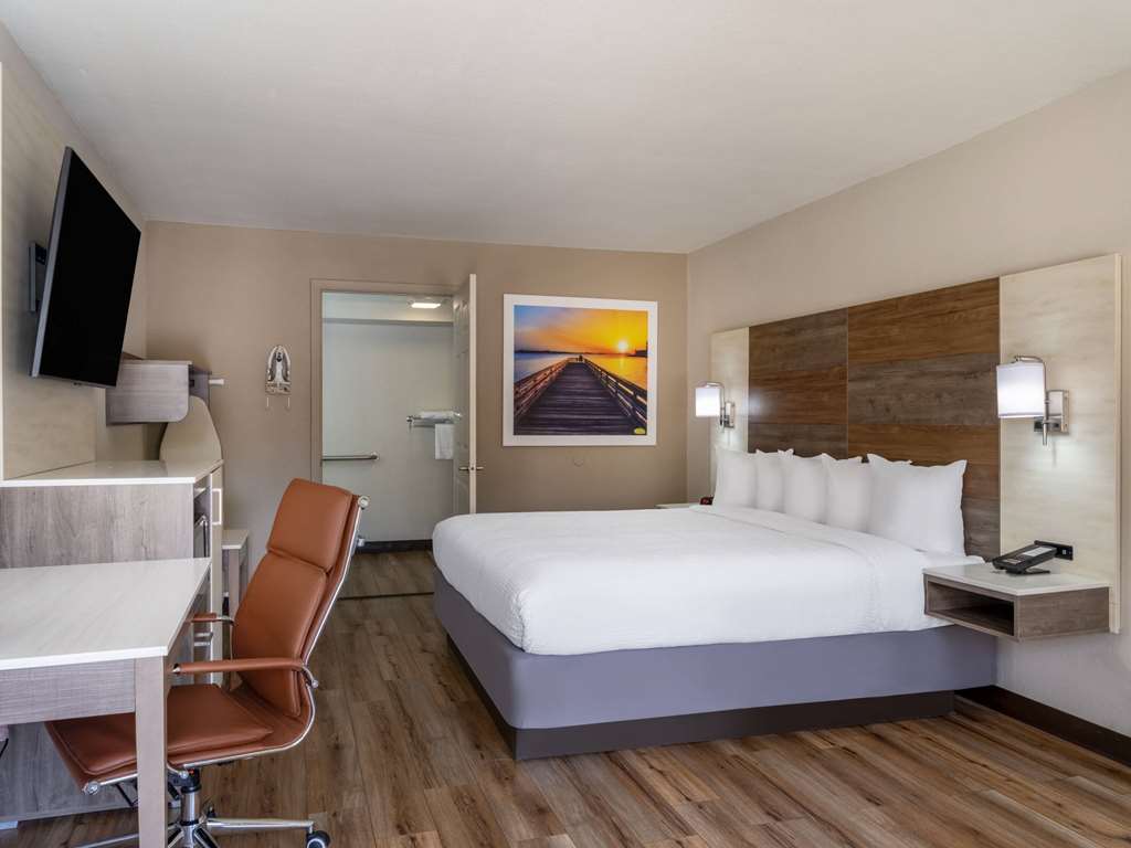 Days Inn by Wyndham Clemson - photo 14
