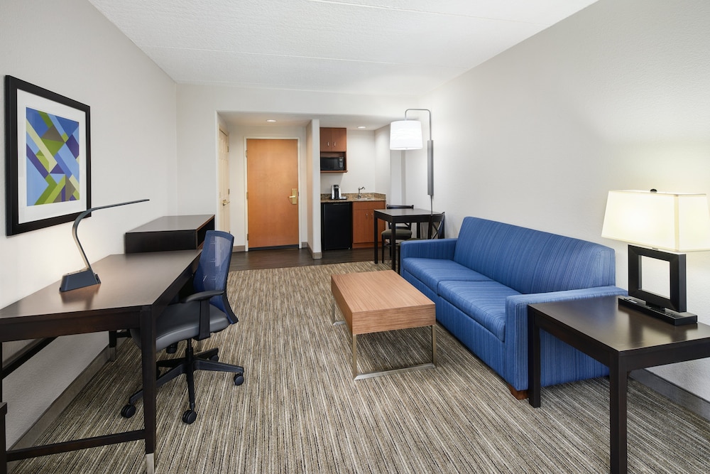 Holiday Inn Express & Suites Jacksonville SE Med Ctr Area by IHG - photo 18