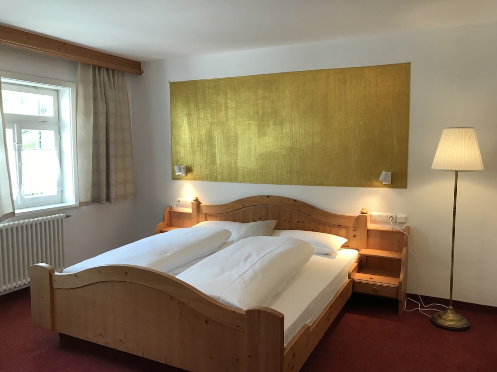 Hotel Hohe Schule — Bad Uberkingen — photo 5
