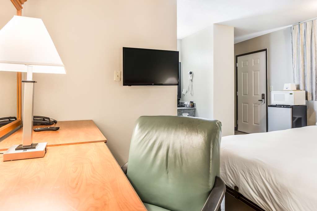 Americas Best Value Inn Lebanon MO - photo 30