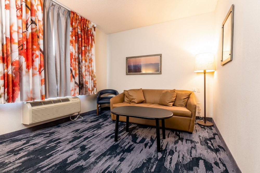 Fairfield Inn & Suites by Marriott Spearfish - photo 8