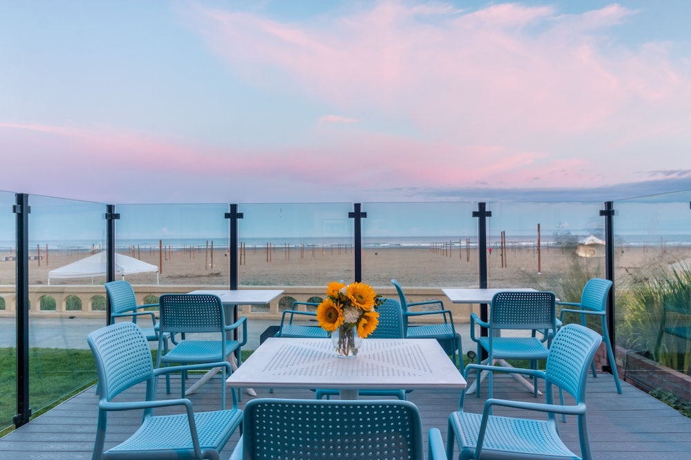 Seashore Inn on the Beach - photo 28