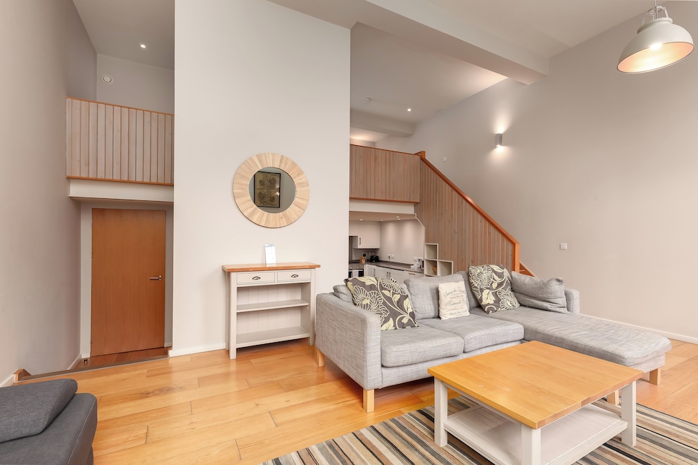 Destiny Scotland Broughton St Lofts — 4-Star Luxury Hotel in Edinburgh, United Kingdom