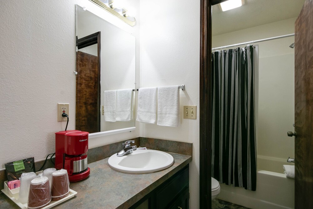 Simmer Motel - photo 35