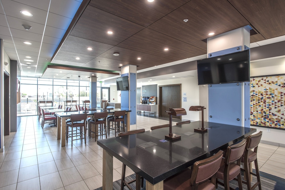 Holiday Inn Express & Suites Phoenix North Happy Valley by IHG - photo 17