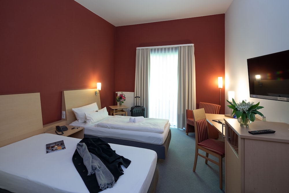 Hotel Mainpromenade — Karlstadt — photo 4
