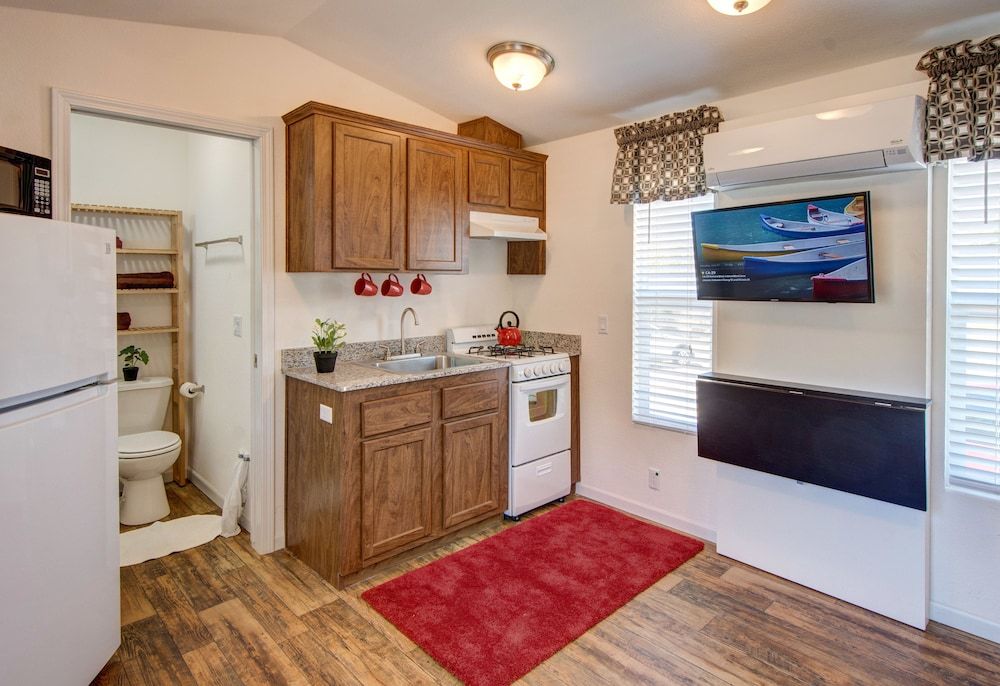 Windmill Trailer Court Extended Stay Studios - photo 7