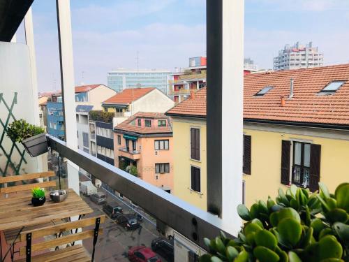 Morivione Apartment Bocconi free parking — 4-Star Luxury Hotel in Milan, Italy