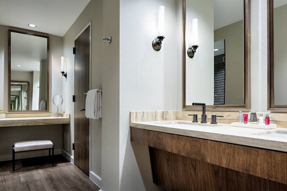 Houston Cityplace Marriott at Springwoods Village - photo 23