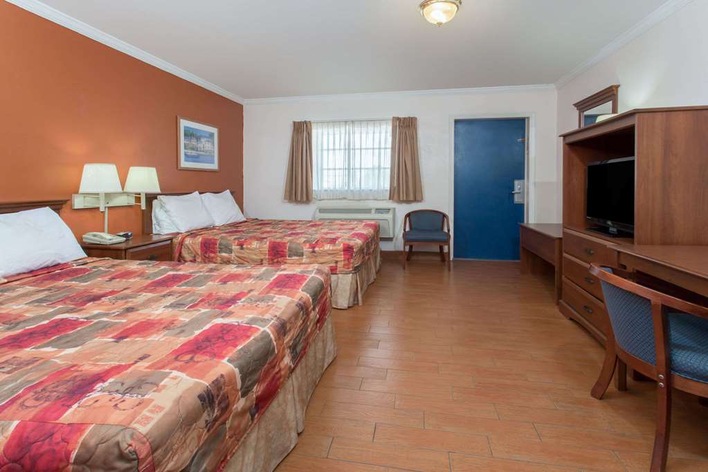 Knights Inn Arcadia - photo 5