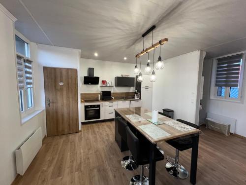 Au Petit Bonheur — Bourg En Bresse