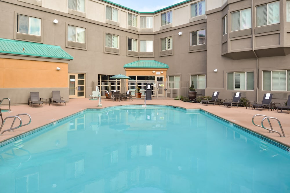 Holiday Inn Express & Suites Elk Grove Central Hwy 99 by IHG - photo 26