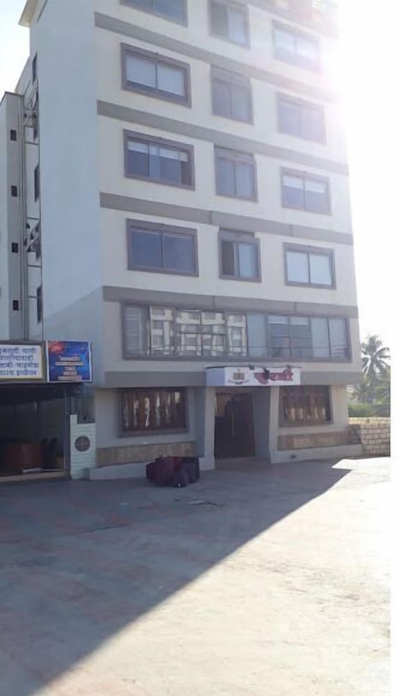 Hotel Surbhi — hotel in Veraval