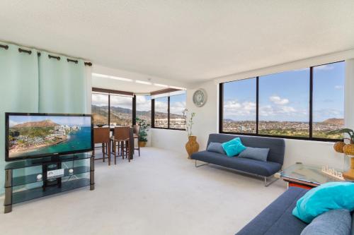 2 Bedroom Penthouse w Ocean Views — 4-Star Luxury Hotel in Honolulu, United States