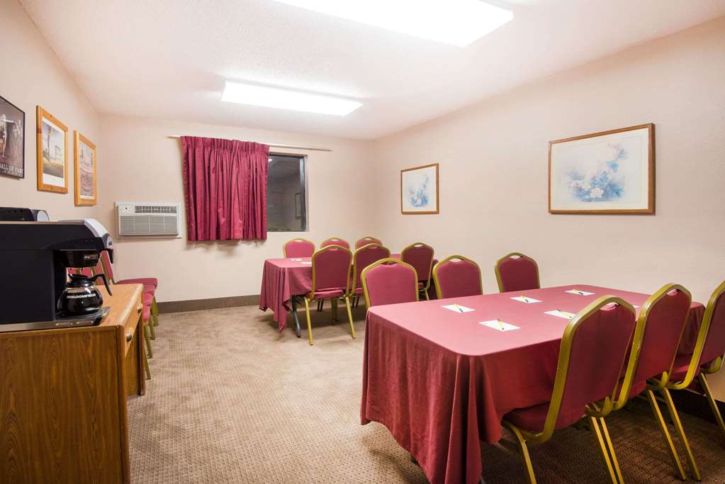 Super 8 by Wyndham Abilene KS - photo 14