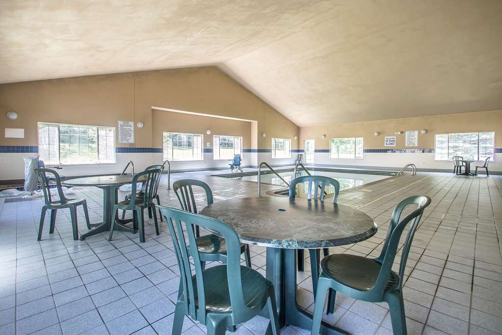 Quality Inn & Suites East Troy I 43 - photo 35